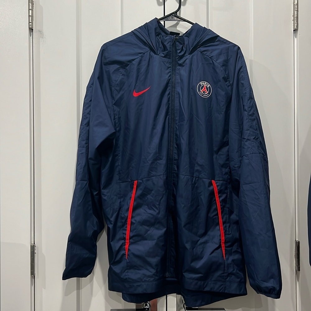 Nike Paris St. Germaine Windbreaker Jacket with Hood. Navy Blue. XL